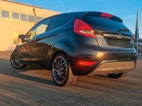 Gebraucht Ford Fiesta Ambiente 82 PS (60 kW) 2008 Schwarz Kleinwagen