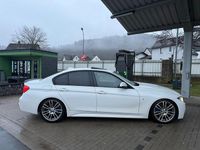 Gebraucht BMW 330 M Sport 258 PS (189 kW) 2014 Weiß Limousine
