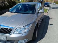 Gebraucht Skoda Octavia 122 PS (89 kW) 2012 Gelb Limousine