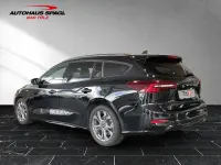 Gebraucht Ford Focus ST-Line 120 PS (88 kW) 2023 Obsidianschwarz (schwarz) Kombi