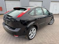 Second-hand Ford Focus 101 CP (74 kW) 2005 Negru Coupe