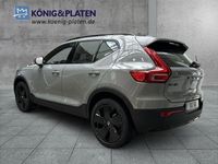 Neu Volvo XC40 Plus 197 PS (144 kW) 2025 Grau SUV