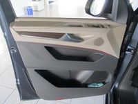 Neu VW Multivan Style 150 PS (110 kW) 2025 Blau Van / Kleinbus