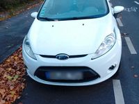 Gebraucht Ford Fiesta Titanium 82 PS (60 kW) 2010 Weiß Kleinwagen