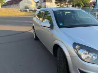 Gebraucht Opel Astra Edition 116 PS (85 kW) 2010 Silber Limousine
