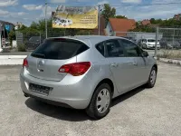 Gebraucht Opel Astra 140 PS (102 kW) 2012 Silber Limousine