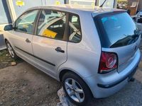 Używany VW Polo 63 KM (46 kW) 2005 Srebrny Hatchback