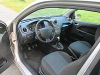 Gebraucht Ford Fiesta 80 PS (58 kW) 2007 Silber Kleinwagen