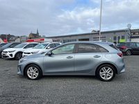 Gebraucht Kia Ceed Edition 7 99 PS (72 kW) 2019 Css) lunarsilber met. (silber Kleinwagen