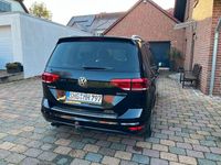 Gebraucht VW Touran Sound 150 PS (110 kW) 2017 Deep black perleffekt Van / Kleinbus