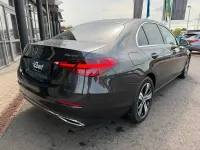 Gebraucht Mercedes C300e Avantgarde 204 PS (150 kW) 2025 Grau Limousine