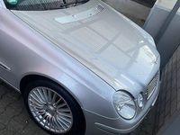 Gebraucht Mercedes E220 Classic 150 PS (110 kW) 2003 Silber Limousine