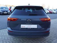 Gebraucht VW Golf VIII Style 150 PS (110 kW) 2021 Delfingrau metallic Kombi
