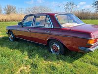 Gebraucht Mercedes 200 100 PS (73 kW) 1981 Rot Limousine