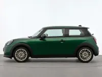 Gebraucht Mini Cooper Favoured 156 PS (114 kW) 2024 Grün Kleinwagen