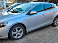Usata Volvo V40 Momentum 150 CV (110 kW) 2016 Argento Berlina