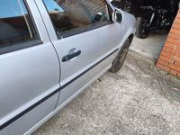 Gebraucht VW Polo Basis 60 PS (44 kW) 2000 Silber Limousine