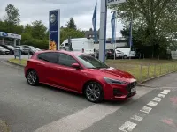 Gebraucht Ford Focus ST-Line X 125 PS (91 kW) 2024 Rot Limousine