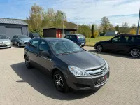 Gebraucht Opel Astra 90 PS (66 kW) 2009 Karbongrau Kleinwagen