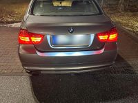 Gebraucht BMW 320 170 PS (125 kW) 2009 Braun Limousine