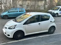 Gebraucht Toyota Aygo Edition 68 PS (50 kW) 2011 Weiß Kleinwagen