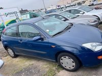Używany Ford Focus Ambiente 101 KM (74 kW) 2001 Niebieski