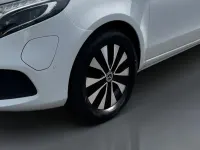 Gebraucht Mercedes EQV300 150 kW (204 PS) 2021 Weiß Van / Kleinbus