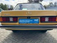 Gebraucht Mercedes 200 94 PS (69 kW) 1979 Gelb Limousine