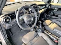 Gebraucht Mini Cooper Chili 136 PS (100 kW) 2018 Melting silver metallic Kleinwagen