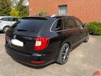 Używany Skoda Superb Elegance 170 KM (125 kW) 2011 Czarny Kombi