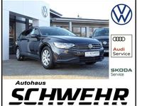 Gebraucht VW Passat Basis 122 PS (89 kW) 2023 Mangangrau metallic Kombi