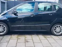 Gebraucht Mercedes A180 Avantgarde 109 PS (80 kW) 2012 Schwarz Kleinwagen