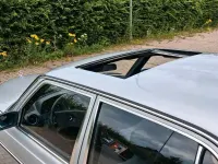 Gebraucht Mercedes E230 136 PS (100 kW) 1984 Silber Limousine
