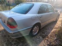 Gebraucht Mercedes C180 122 PS (89 kW) 1997 Silber Limousine
