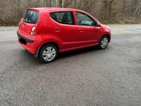 Gebraucht Nissan Pixo 68 PS (50 kW) 2011 Rot Kleinwagen