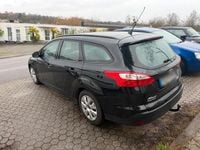 Gebraucht Ford Focus Trend 125 PS (91 kW) 2014 Schwarz Kombi