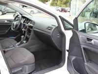 Gebraucht VW Golf VII Comfortline 125 PS (91 kW) 2017 Weiß Limousine