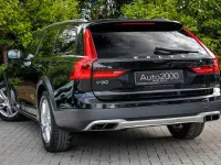 Używany Volvo V90 CC 235 KM (172 kW) 2018 Czarny Kombi