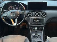 Gebraucht Mercedes A180 122 PS (89 kW) 2012 Rot Limousine