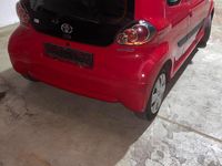 Gebraucht Toyota Aygo 68 PS (50 kW) 2009 Rot Kleinwagen