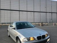 Gebraucht BMW 320 150 PS (110 kW) 2000 Silber Limousine