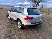 Gebraucht VW Touareg 245 PS (180 kW) 2014 Silber SUV