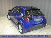 Neu Mazda 2 Center-Line 116 PS (85 kW) 2025 Blau Limousine