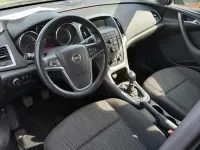 Używany Opel Astra 101 KM (74 kW) 2015 Czarny Sedan/Limuzyna