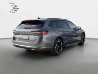Neu Skoda Superb SportLine 193 PS (141 kW) 2026 Graphitegrau metallic Kombi