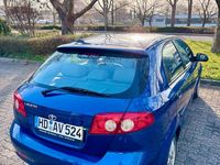 Gebraucht Chevrolet Lacetti 122 PS (89 kW) 2004 Blau Kleinwagen