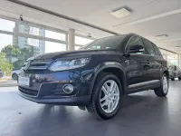 Gebraucht VW Tiguan Sport 140 PS (102 kW) 2012 Deep black perleffekt SUV