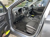 Gebraucht Hyundai Kona Trend 160 PS (117 kW) 2019 Lake silver / mic SUV