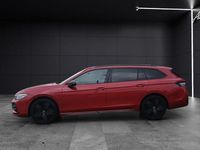 Gebraucht VW Passat R-line 177 PS (130 kW) 2025 Chilirot metallic Kombi