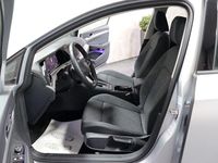 Gebraucht VW Golf VIII Life 131 PS (96 kW) 2023 Reflexsilber metallic (metallic) Kombi